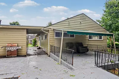 376 County Center Road, White Plains, NY 10603 - Photo 29