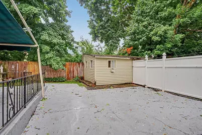 376 County Center Road, White Plains, NY 10603 - Photo 33