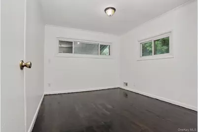376 County Center Road, White Plains, NY 10603 - Photo 17