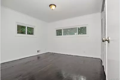 376 County Center Road, White Plains, NY 10603 - Photo 19