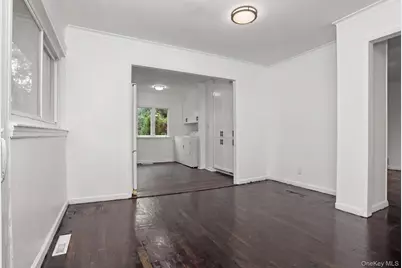 376 County Center Road, White Plains, NY 10603 - Photo 15