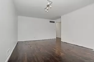 376 County Center Rd, White Plains, NY 10603 - Photo 5