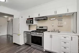 376 County Center Rd, White Plains, NY 10603 - Photo 11