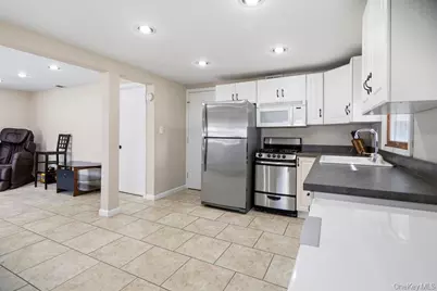 169 Wyona Avenue, Lindenhurst, NY 11757 - Photo 21