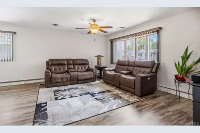 169 Wyona Avenue, Lindenhurst, NY 11757 - Photo 9