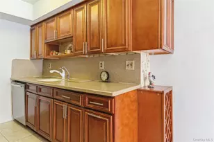 51 Alhambra Dr, Oceanside, NY 11572 - Photo 9