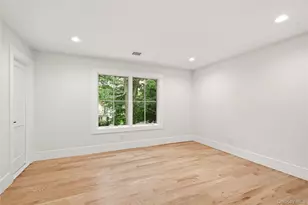 654 Caledonia Rd, Dix Hills, NY 11746 - Photo 27