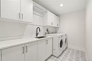654 Caledonia Rd, Dix Hills, NY 11746 - Photo 29