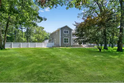 654 Caledonia Road, Dix Hills, NY 11746 - Photo 31