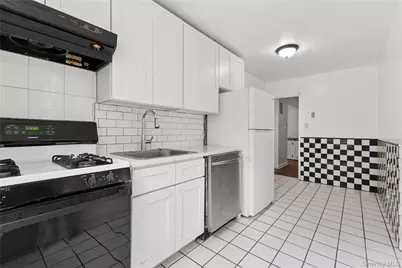 140-18 Burden Crescent #209, Briarwood, NY 11435 - Photo 9