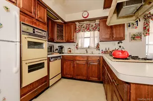 2539 Woodhull Ave, Bronx, NY 10469 - Photo 9