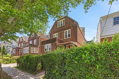 32 S 8th Avenue, Mount Vernon, NY 10550 - Photo 3