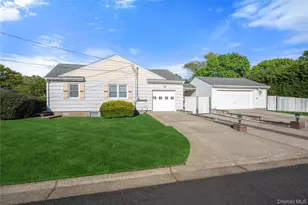 1005 3rd St, West Babylon, NY 11704 - Photo 39