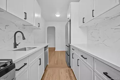 3015 Riverdale Avenue #6D, Bronx, NY 10463 - Photo 5