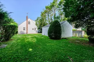 46 Schumacher Dr, New Hyde Park, NY 11040 - Photo 23