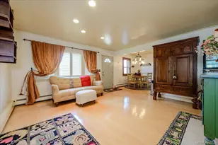 46 Schumacher Dr, New Hyde Park, NY 11040 - Photo 3