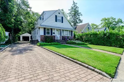 46 Schumacher Drive, New Hyde Park, NY 11040 - Photo 25