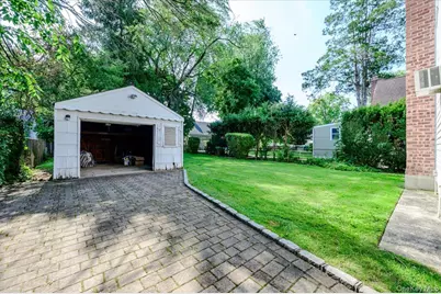 46 Schumacher Drive, New Hyde Park, NY 11040 - Photo 27