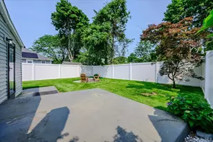 35 Rose St, Hauppauge, NY 11788 - Photo 21