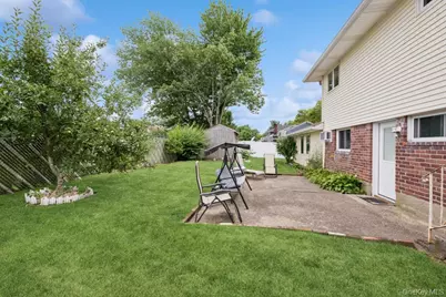 10 Wisteria Way, Commack, NY 11725 - Photo 21