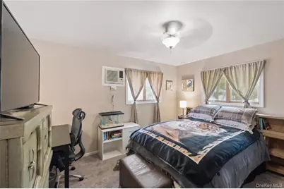 10 Wisteria Way, Commack, NY 11725 - Photo 11