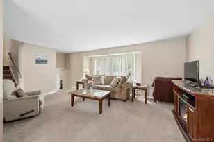 10 Wisteria Way, Commack, NY 11725 - Photo 5