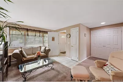 10 Wisteria Way, Commack, NY 11725 - Photo 9