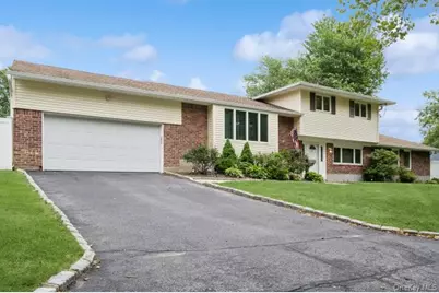 10 Wisteria Way, Commack, NY 11725 - Photo 3