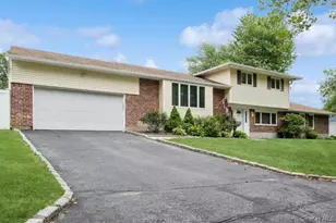 10 Wisteria Way, Commack, NY 11725 - Photo 3