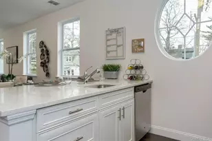 1046 New York Ave, Huntington Station, NY 11746 - Photo 13