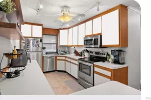 219 Venetian Blvd, Lindenhurst, NY 11757 - Photo 3