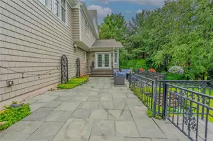 6 Maureen Dr, Mount Sinai, NY 11766 - Photo 35