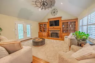 6 Maureen Dr, Mount Sinai, NY 11766 - Photo 13