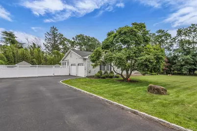 383 Munsell Road, Patchogue, NY 11772 - Photo 3