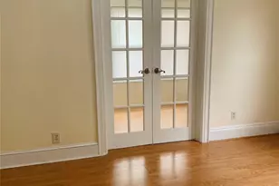 16 Evergreen Dr, Lindenhurst, NY 11757 - Photo 5
