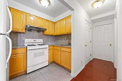 13708 31st Road #6D, Flushing, NY 11354 - Photo 9
