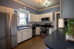 957 Columbia St, Hudson, NY 12534 - Photo 9