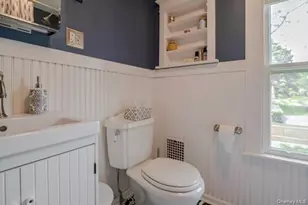 957 Columbia St, Hudson, NY 12534 - Photo 13