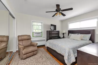 60 Oceanview Avenue, Valley Stream, NY 11581 - Photo 11