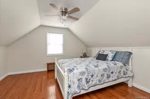 60 Oceanview Ave, Valley Stream, NY 11581 - Photo 13