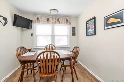 60 Oceanview Avenue, Valley Stream, NY 11581 - Photo 5