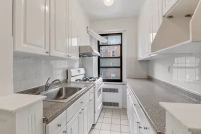 96-11 65 Road #305, Rego Park, NY 11374 - Photo 3
