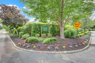 11 Scenic View Cres, Manorville, NY 11949 - Photo 3