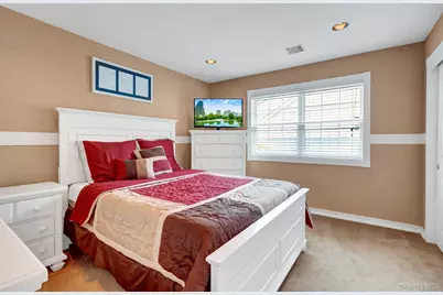 11 Scenicview Crescent, Manorville, NY 11949 - Photo 25
