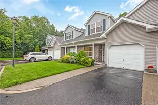 149 Maya Cir, Central Islip, NY 11722 - Photo 5