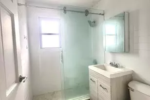 14 Beach Rd, Great Neck, NY 11023 - Photo 9