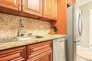 70-25 Yellowstone Blvd, Forest Hills, NY 11375 - Photo 13