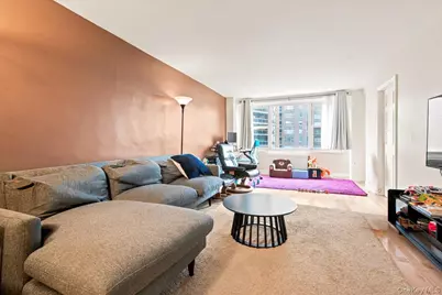 70-25 Yellowstone Boulevard #7X, Forest Hills, NY 11375 - Photo 5