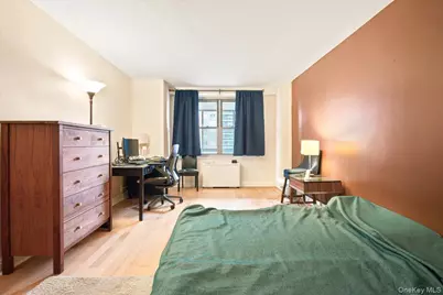 70-25 Yellowstone Boulevard #7X, Forest Hills, NY 11375 - Photo 19