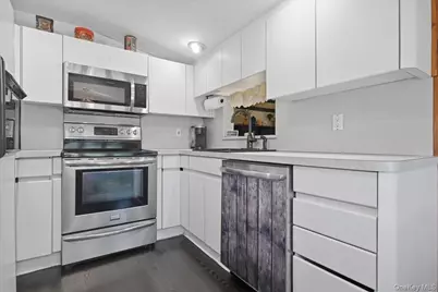 62 Linden Boulevard, Hicksville, NY 11801 - Photo 13